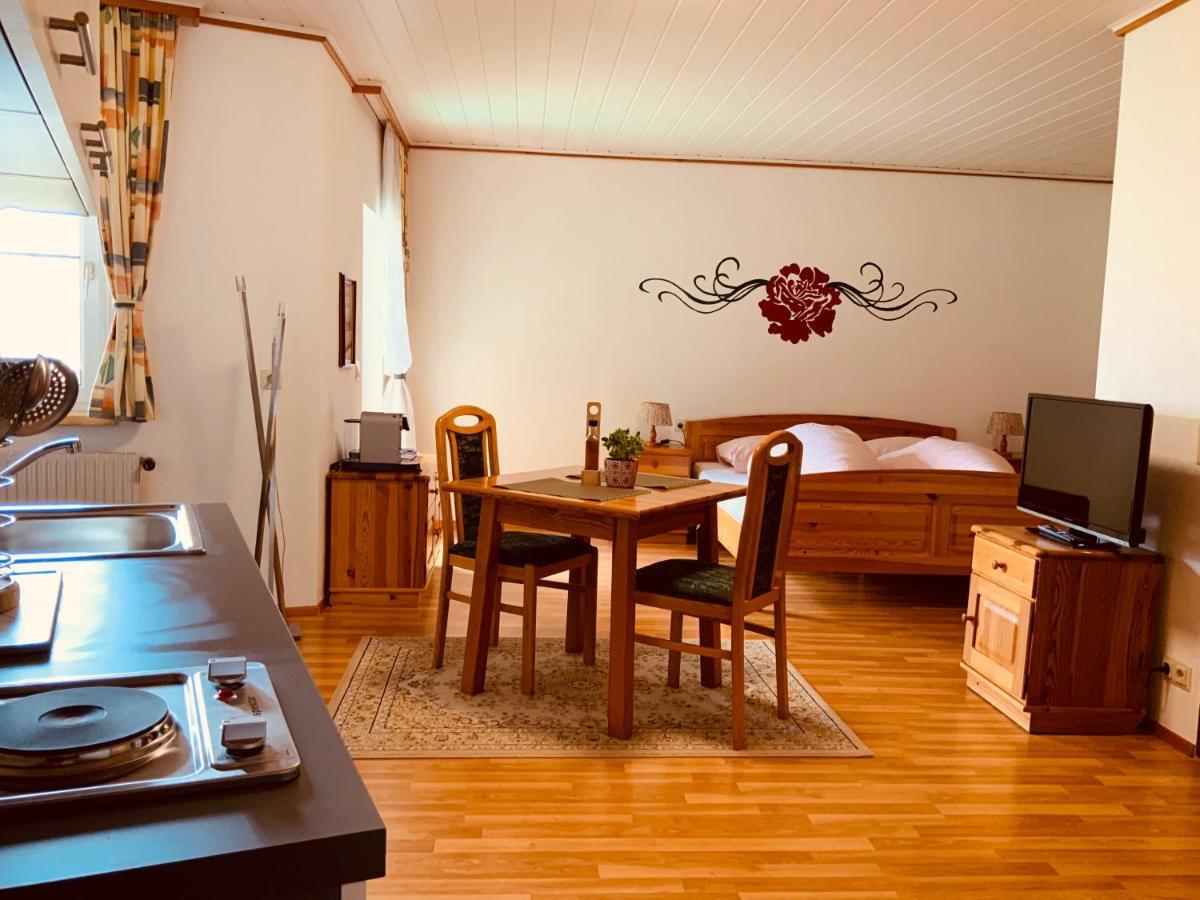 Motel Brunner Apartments & Zimmer Bad Eisenkappel Eksteriør billede