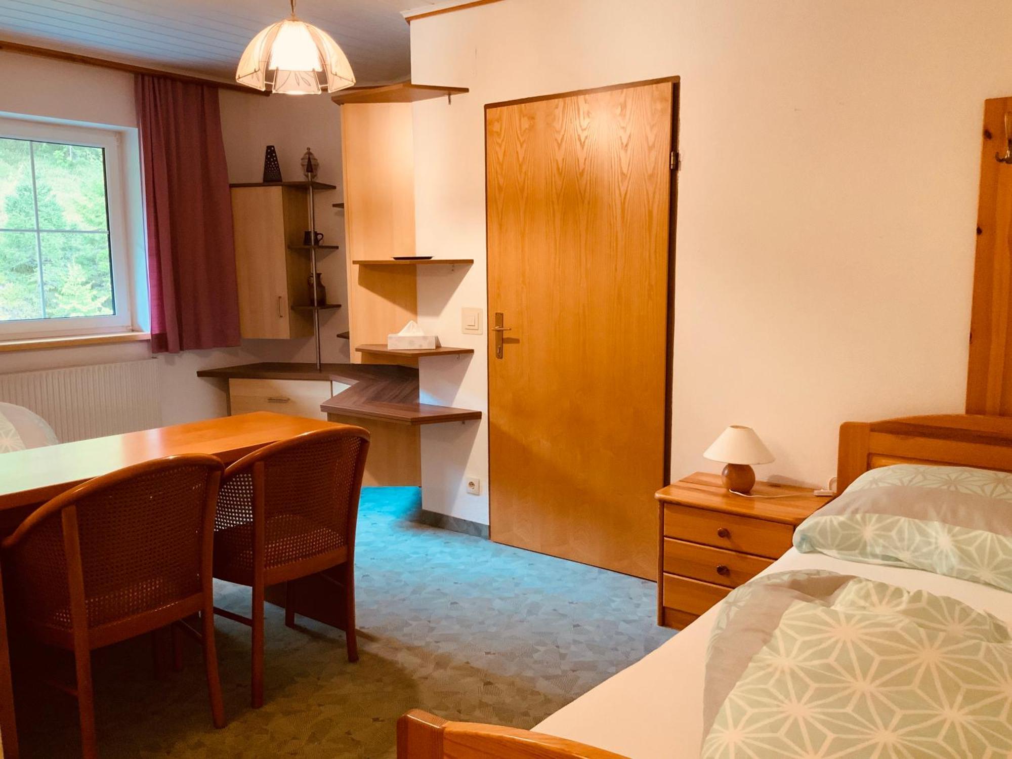 Motel Brunner Apartments & Zimmer Bad Eisenkappel Værelse billede